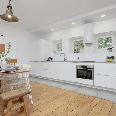 Lovely In With Parking Near Royal Baths Park By Renters 华沙