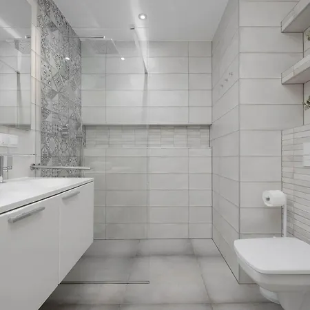 Апартаменты Lovely In With Parking Near Royal Baths Park By Renters Варшава