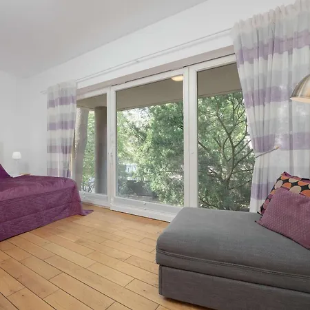 Lovely In With Parking Near Royal Baths Park By Renters