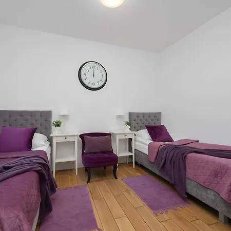 Lejlighed Lovely In With Parking Near Royal Baths Park By Renters