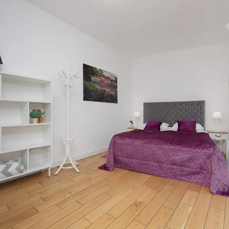 Lovely In With Parking Near Royal Baths Park By Renters Lejlighed *