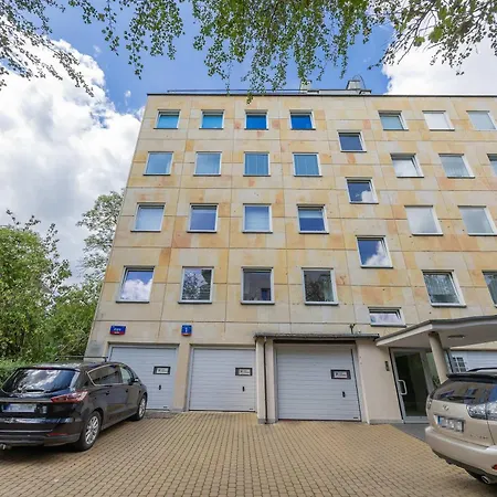 Апартаменты Lovely In With Parking Near Royal Baths Park By Renters Варшава