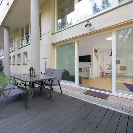 Lovely In With Parking Near Royal Baths Park By Renters Апартаменты