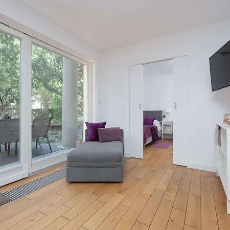 Lovely In With Parking Near Royal Baths Park By Renters *