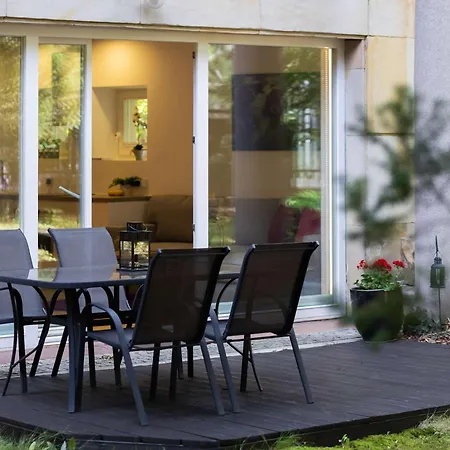 Апартаменты Lovely In With Parking Near Royal Baths Park By Renters