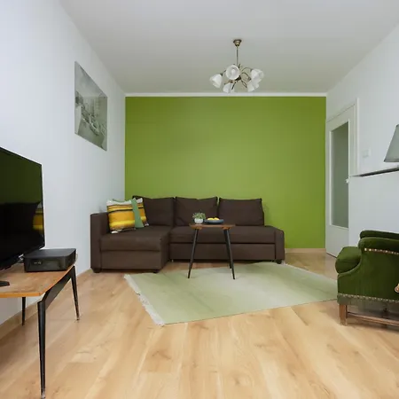 Appartamento Lovely In With Parking Near Royal Baths Park By Renters